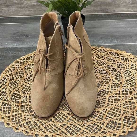 LUCKY Shylow Beige Wedge Zippered Ankle Boot Size 7 - Picture 5 of 13